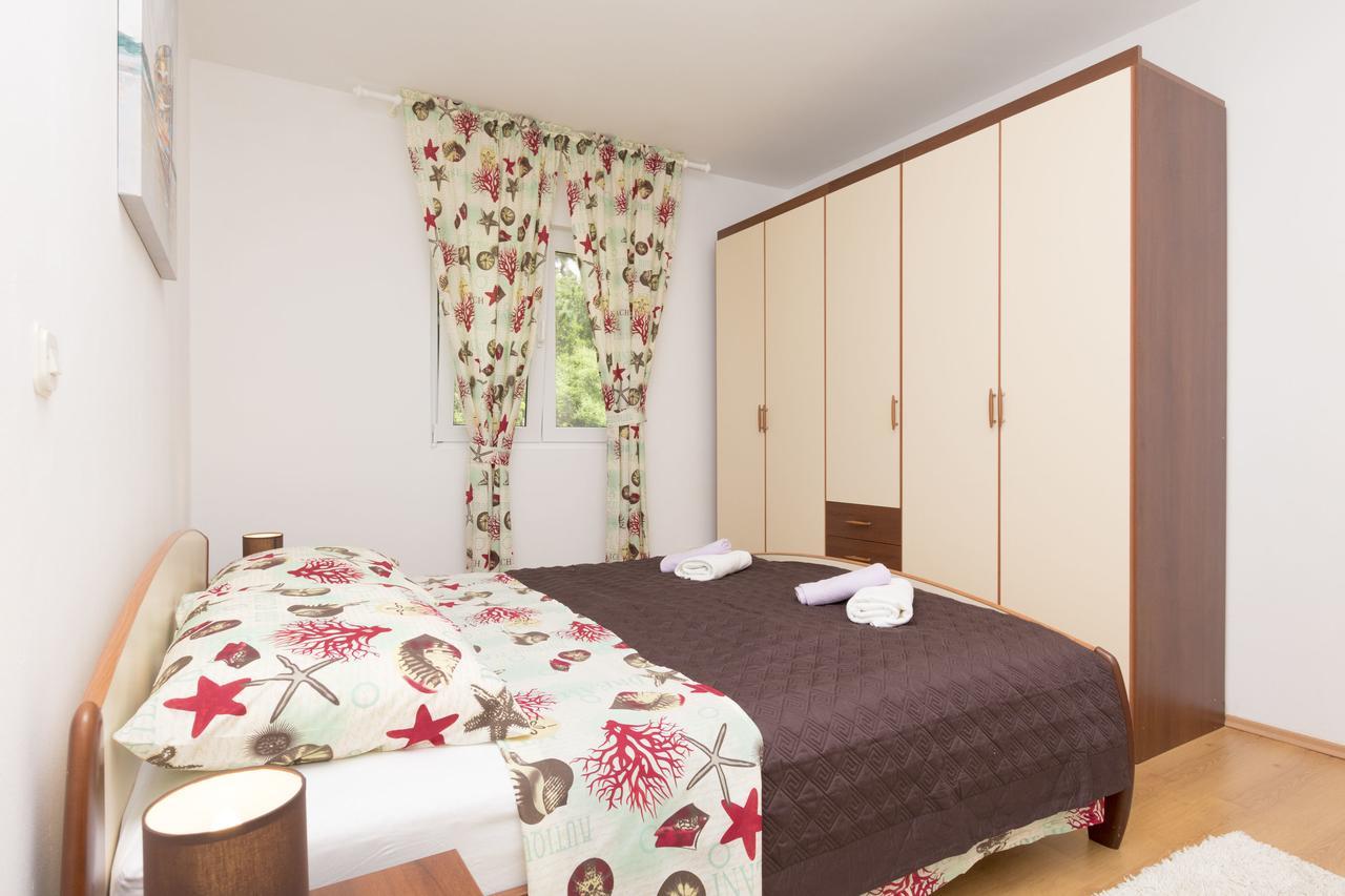Apartment Petea Omiš Zewnętrze zdjęcie