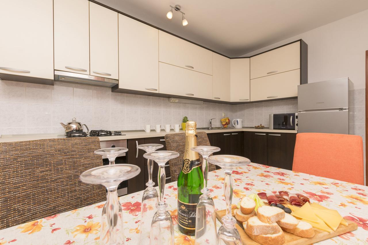 Apartment Petea Omiš Zewnętrze zdjęcie